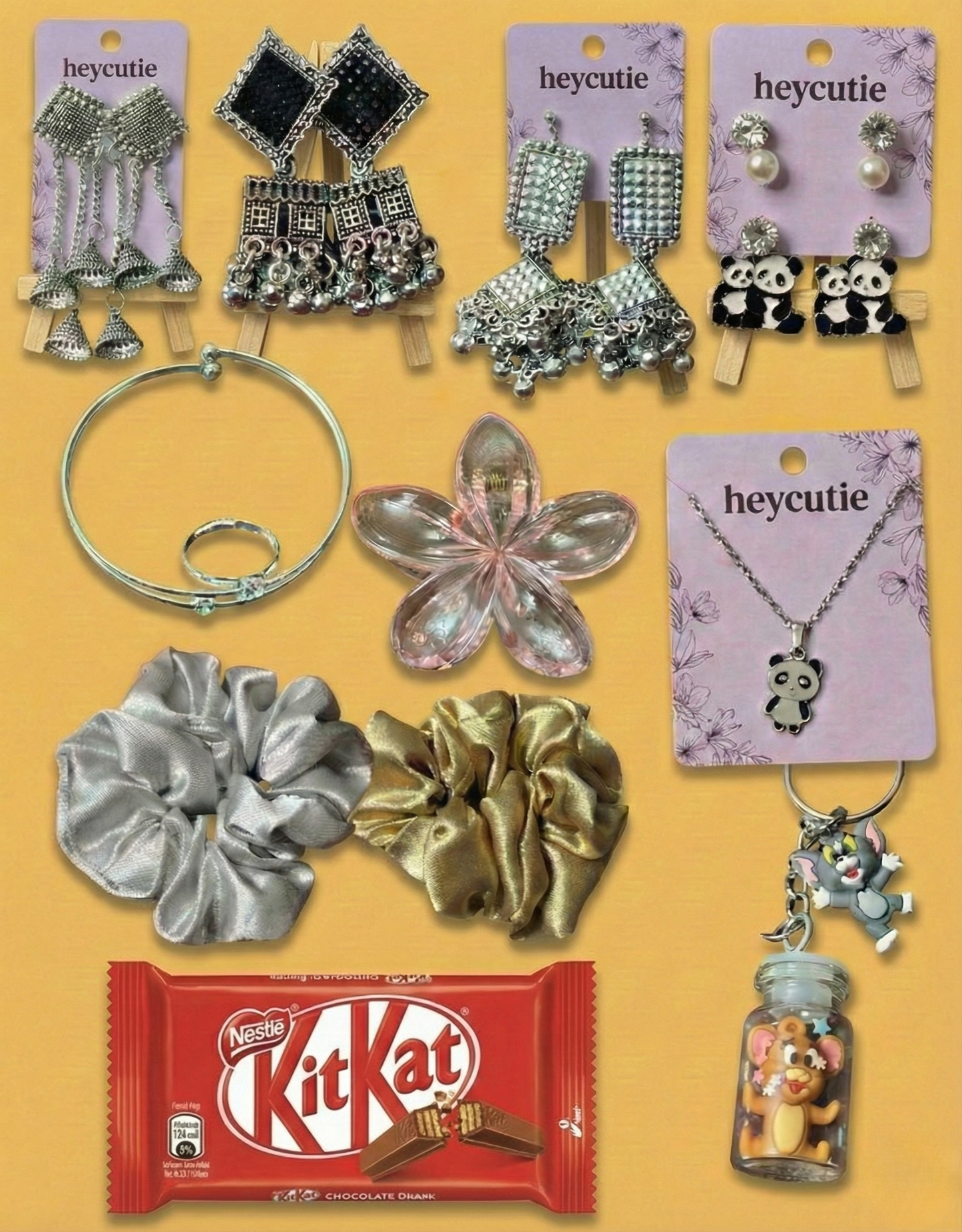 15-Piece Luxury Gift Hamper – “A Perfect Surprise for Her"