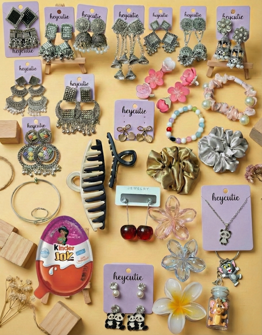 30-Piece Luxury Gift Hamper – “A Perfect Surprise for Her"